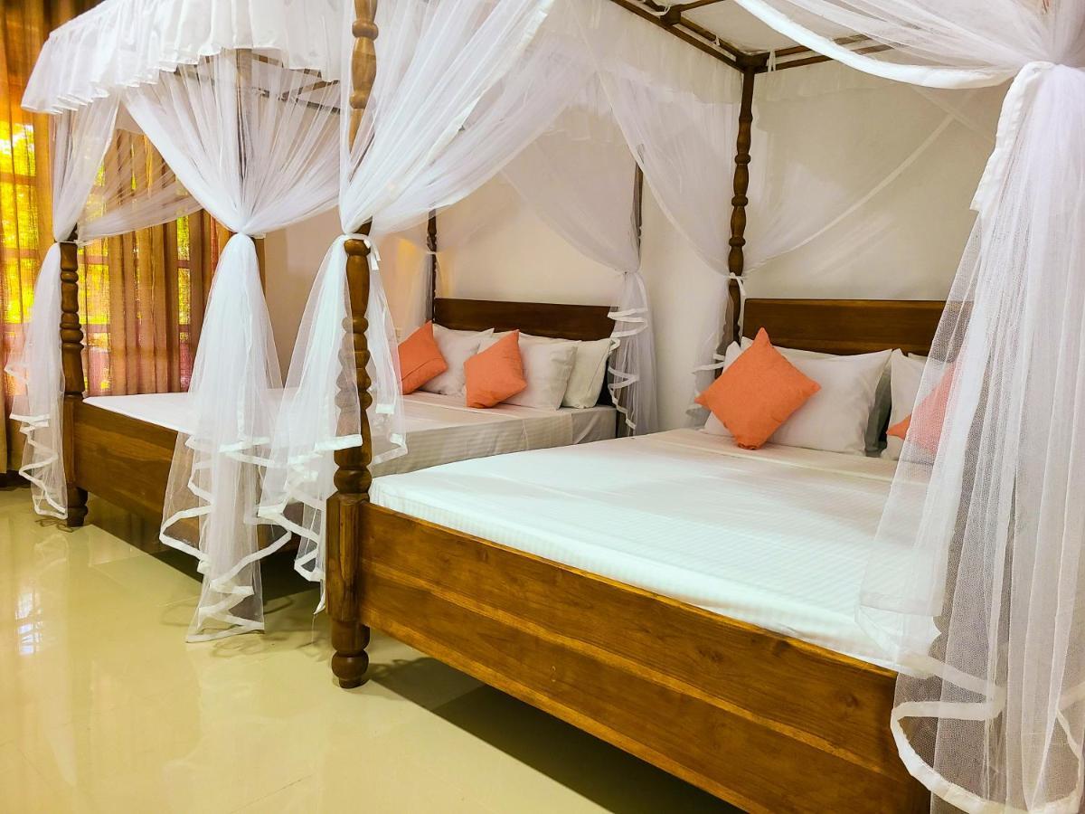Woodholic Homestay Sigiriya Bagian luar foto