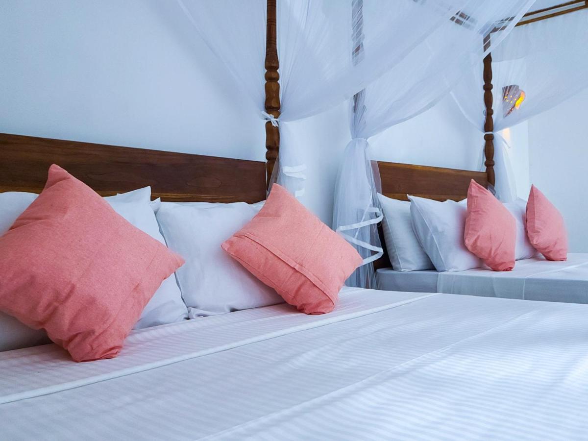 Woodholic Homestay Sigiriya Bagian luar foto