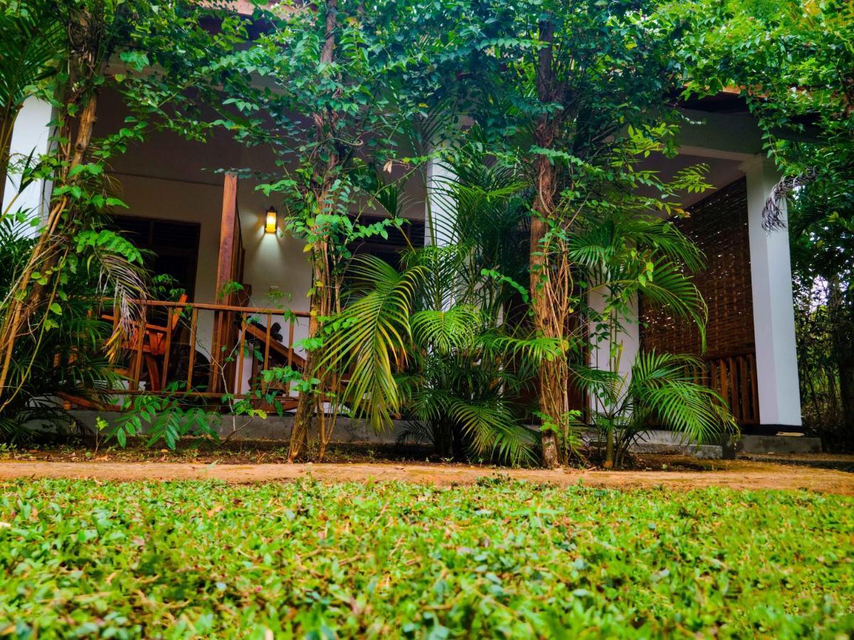 Woodholic Homestay Sigiriya Bagian luar foto