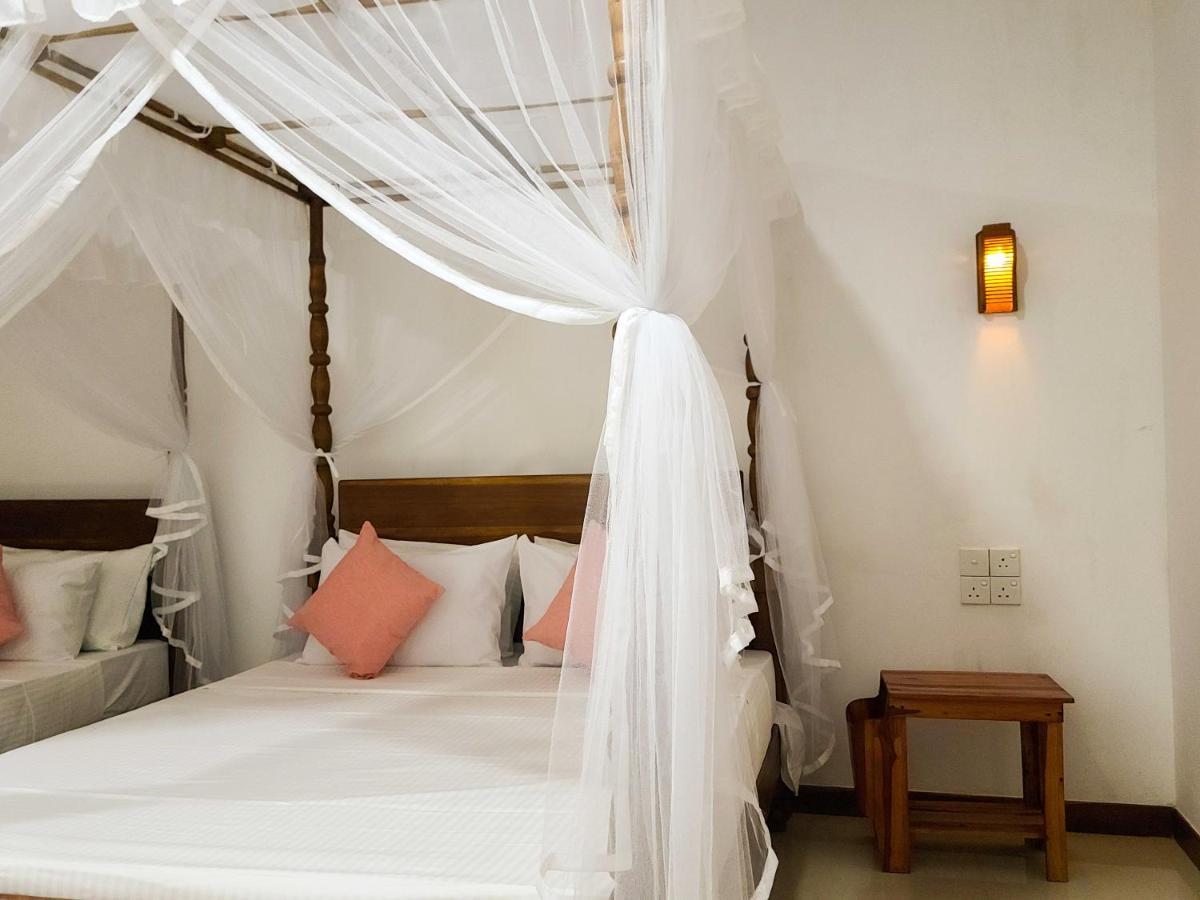 Woodholic Homestay Sigiriya Bagian luar foto
