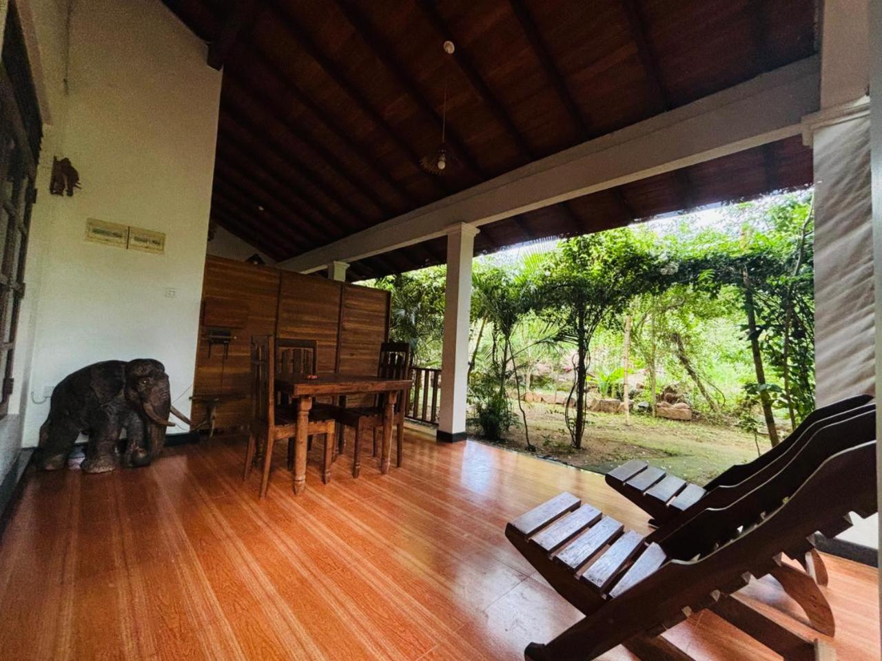 Woodholic Homestay Sigiriya Bagian luar foto