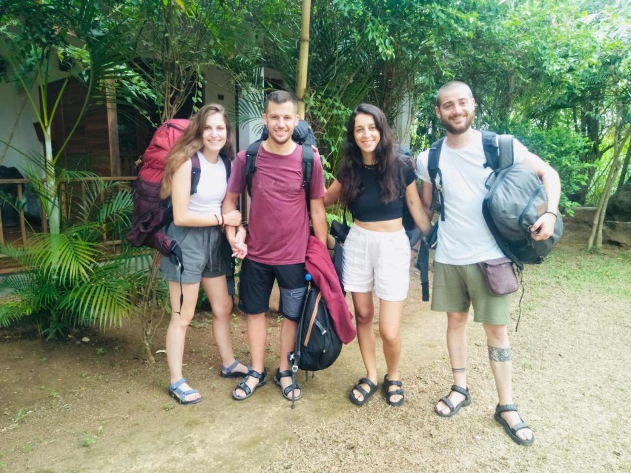 Woodholic Homestay Sigiriya Bagian luar foto